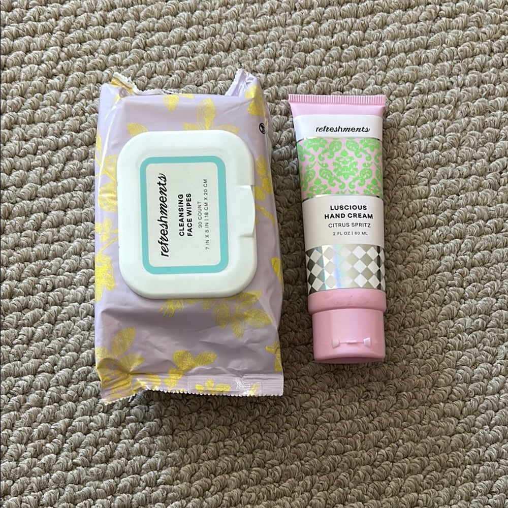 ✨Moving Sale✨ Refreshments Cleansing Wipes and Hand Cream Set